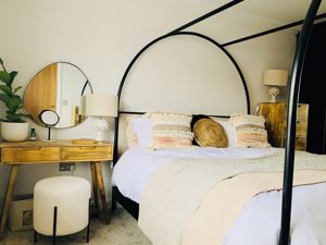 Photo 18- click for photo gallery